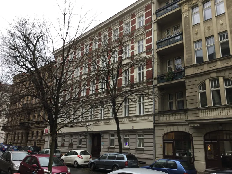 Maisonette 3./4 OG ohne Aufzug. Besichtigung Sa. NUR MIT EINLADUNG Bitte Lesen vorm Bewerben! — photo 1